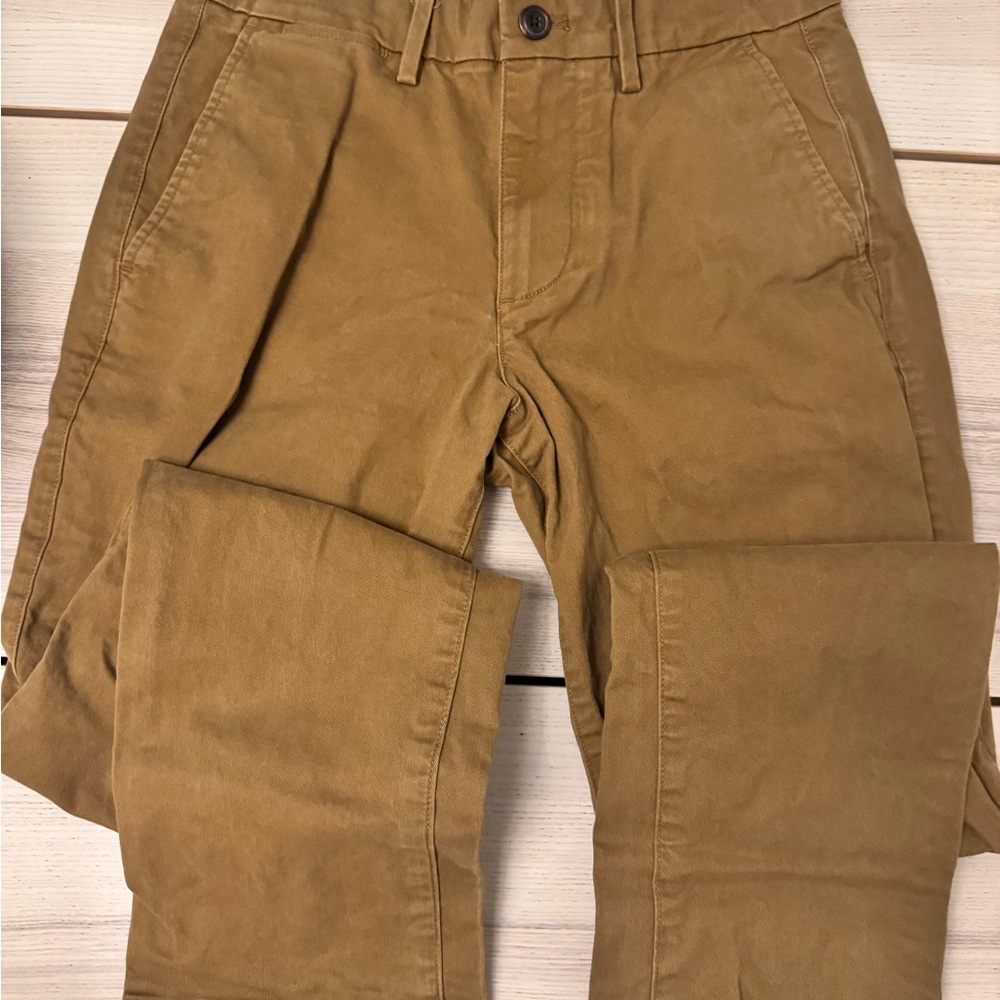 Gap Essential Khaki Slim